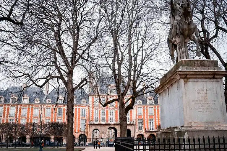 visit-guided-distric-le-marais-paris-france